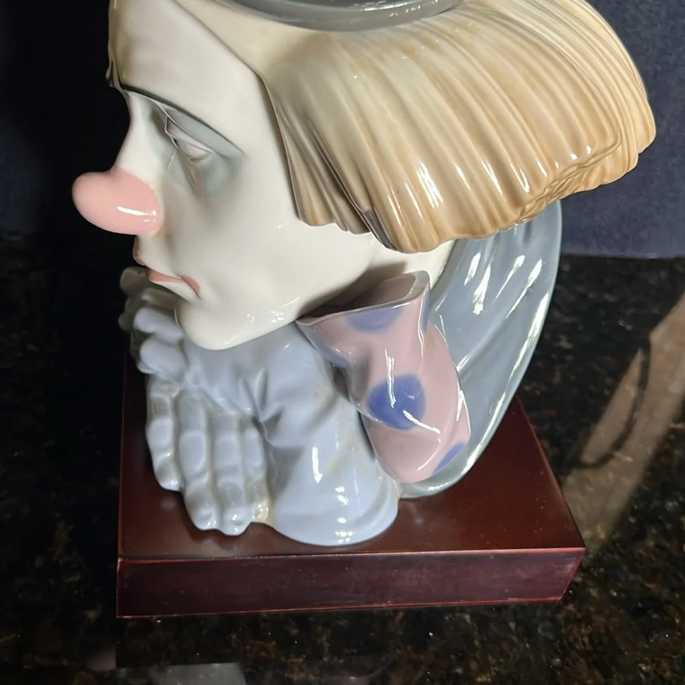 Vintage 1980’s Lladro pensive Clown bust #5130 with wood base and original box - Picture 12 of 17
